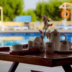 Отель Golden Beach Motel ОАЭ, Шарджа - 1 отзыв об отеле, цены и фото номеров - забронировать отель Golden Beach Motel онлайн приотельная территория