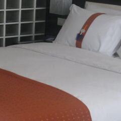 Отель Holiday Inn Express Chengdu Gulou комната для гостей