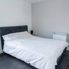 Отель Beautiful 1 Bed Flat in Heart of Chorlton комната для гостей фото 3