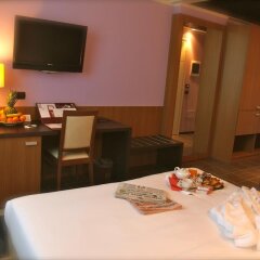 Отель CDH My One Hotel Bologna Италия, Болонья - 1 отзыв об отеле, цены и фото номеров - забронировать отель CDH My One Hotel Bologna онлайн удобства в номере фото 2
