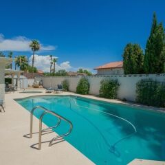Отель Luxurious 5BR near Las Vegas Strip США, Лас-Вегас - отзывы, цены и фото номеров - забронировать отель Luxurious 5BR near Las Vegas Strip онлайн бассейн фото 8