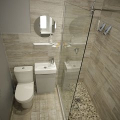 MOY Guesthouse & Backpackers - Hostel in Cape Town, South Africa from 62$, photos, reviews - zenhotels.com bathroom photo 2