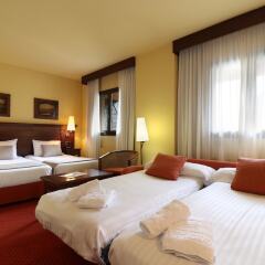 Отель RVHotels Tuca комната для гостей фото 10