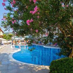 Mirage World Hotel - All Inclusive бассейн фото 2