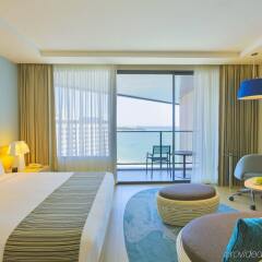 Отель Holiday Inn Pattaya комната для гостей