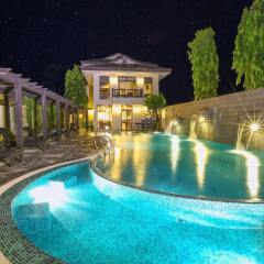Отель Atithi Resort & Spa Непал, Покхара - отзывы, цены и фото номеров - забронировать отель Atithi Resort & Spa онлайн бассейн фото 2