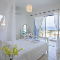 Отель Mimosa Seafront Villa Кипр, Протарас - отзывы, цены и фото номеров - забронировать отель Mimosa Seafront Villa онлайн комната для гостей