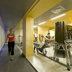 Отель Arli Business And Wellness Бергамо фитнесс-зал фото 2