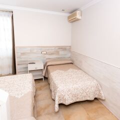 Hostel Viky Мадрид комната для гостей