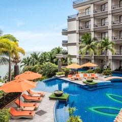 Отель Garden Cliff Resort and Spa Таиланд, Паттайя - отзывы, цены и фото номеров - забронировать отель Garden Cliff Resort and Spa онлайн бассейн фото 3