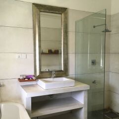 Отель Small House Boutique Guest House ванная