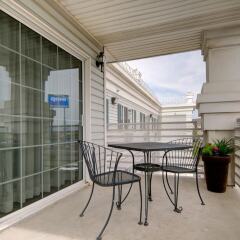 Отель Quality Inn балкон
