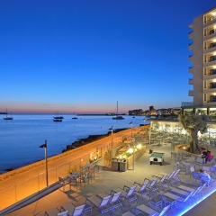 Отель Alua Hawaii Ibiza Испания, Сан-Антони-де-Портмань - отзывы, цены и фото номеров - забронировать отель Alua Hawaii Ibiza онлайн пляж