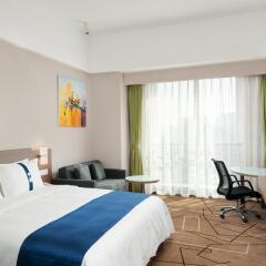 Отель Holiday Inn Express Chengdu West Gate комната для гостей фото 5