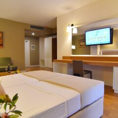 Отель Sandy Beach Resort удобства в номере фото 2