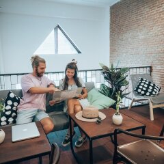 Отель Haus Sathorn 11 Bed & Breakfast Бангкок бассейн