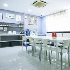 Отель OYO Rooms Jalan Petaling Малайзия, Куала-Лумпур - отзывы, цены и фото номеров - забронировать отель OYO Rooms Jalan Petaling онлайн питание фото 2