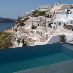 Отель Echoes Luxury Suites by Canvas - Adults Only Греция, Остров Санторини - отзывы, цены и фото номеров - забронировать отель Echoes Luxury Suites by Canvas - Adults Only онлайн бассейн фото 3