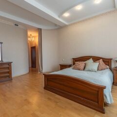Гостиница Royal suites in the city center комната для гостей фото 4
