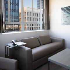 Отель AC Hotel by Marriott Beverly Hills США, Лос-Анджелес - отзывы, цены и фото номеров - забронировать отель AC Hotel by Marriott Beverly Hills онлайн комната для гостей фото 3