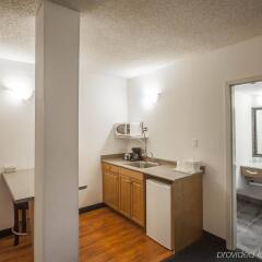 Отель Comfort Inn & Suites Downtown Edmonton в номере