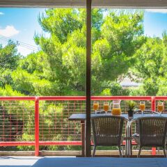 Отель Apollonia Hotel Apartments Греция, Вари-Вула-Вулиагмени - 1 отзыв об отеле, цены и фото номеров - забронировать отель Apollonia Hotel Apartments онлайн балкон