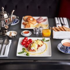 The Square Hotel питание