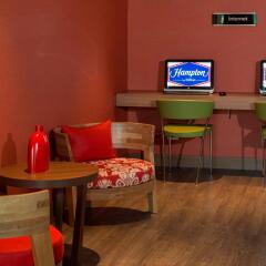 Отель Hampton by Hilton Cali интерьер отеля