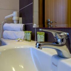Отель Manousos City Hotel Греция, Родос - отзывы, цены и фото номеров - забронировать отель Manousos City Hotel онлайн ванная