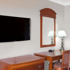 Отель Super 8 by Wyndham Hollywood/LA Area США, Лос-Анджелес - отзывы, цены и фото номеров - забронировать отель Super 8 by Wyndham Hollywood/LA Area онлайн удобства в номере фото 2