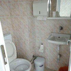 Mavi Pansiyon in Ayvalik, Turkiye from 56$, photos, reviews - zenhotels.com bathroom