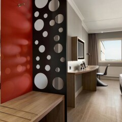 Отель Ramada Amsterdam Airport Schiphol Hotel Нидерланды, Бадхевердорп - 9 отзывов об отеле, цены и фото номеров - забронировать отель Ramada Amsterdam Airport Schiphol Hotel онлайн сейф в номере