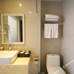 Отель Jiu Zhou Guo Ji Hotel Китай, Цзиндэчжэнь - отзывы, цены и фото номеров - забронировать отель Jiu Zhou Guo Ji Hotel онлайн ванная фото 2