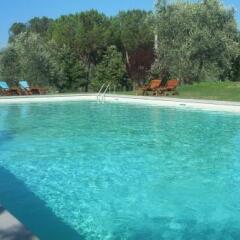 Отель Villa Poggio Ai Merli бассейн