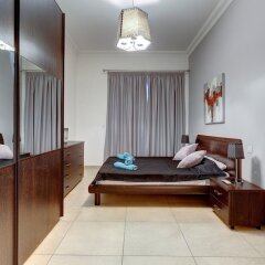 Отель Gorgeous Apartment With Terrace in Fort Cambridge, Pool Мальта, Слима - отзывы, цены и фото номеров - забронировать отель Gorgeous Apartment With Terrace in Fort Cambridge, Pool онлайн комната для гостей фото 2