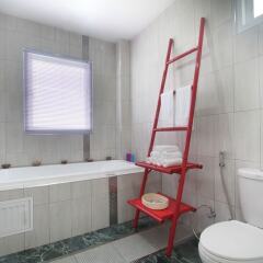 Отель Villa Nap Dau 8 Bedrooms ванная