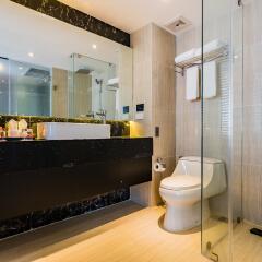 Отель Citrus Grande Hotel Pattaya by Compass Hospitality Таиланд, Паттайя - отзывы, цены и фото номеров - забронировать отель Citrus Grande Hotel Pattaya by Compass Hospitality онлайн ванная фото 2