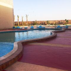 Отель Cecelia Resort бассейн