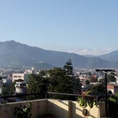 Отель Sagarmatha Apartment Bed & Breakfast Непал, Лалитпур - отзывы, цены и фото номеров - забронировать отель Sagarmatha Apartment Bed & Breakfast онлайн балкон