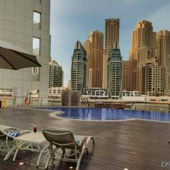 Signature Hotel Apartments & Spa бассейн