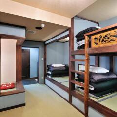 Отель Khaosan World Asakusa RYOKAN & HOSTEL Япония, Токио - отзывы, цены и фото номеров - забронировать отель Khaosan World Asakusa RYOKAN & HOSTEL онлайн комната для гостей фото 3