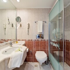 Oz Hotels SUI Турция, Аланья - 1 отзыв об отеле, цены и фото номеров - забронировать отель Oz Hotels SUI - All Inclusive онлайн ванная