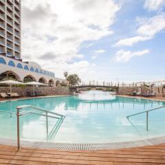 Отель Crowne Plaza Vilamoura Португалия, Виламура - 2 отзыва об отеле, цены и фото номеров - забронировать отель Crowne Plaza Vilamoura онлайн бассейн фото 3
