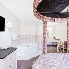 Travelodge by Wyndham Parkersburg in Vienna, United States of America from 60$, photos, reviews - zenhotels.com