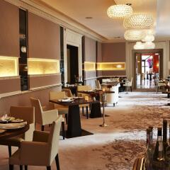 Отель Vier Jahreszeiten Kempinski München Германия, Мюнхен - 13 отзывов об отеле, цены и фото номеров - забронировать отель Vier Jahreszeiten Kempinski München онлайн питание фото 2