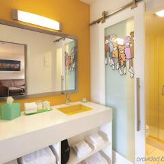 Отель Erwin, a Joie de Vivre Boutique Hotel США, Лос-Анджелес - отзывы, цены и фото номеров - забронировать отель Erwin, a Joie de Vivre Boutique Hotel онлайн ванная