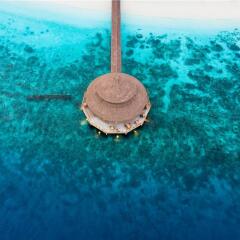 Отель Reethi Faru Resort фитнесс-зал