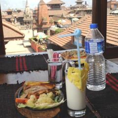 Отель Khwapa Chhen Restaurant and Guest House Непал, Бхактапур - отзывы, цены и фото номеров - забронировать отель Khwapa Chhen Restaurant and Guest House онлайн в номере фото 2