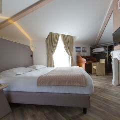 Отель Al Campanile Aparthotel And Suite Бавено комната для гостей
