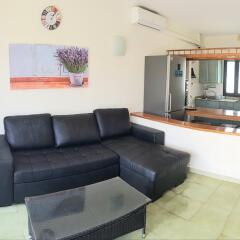 Отель Lovely Bungalows комната для гостей